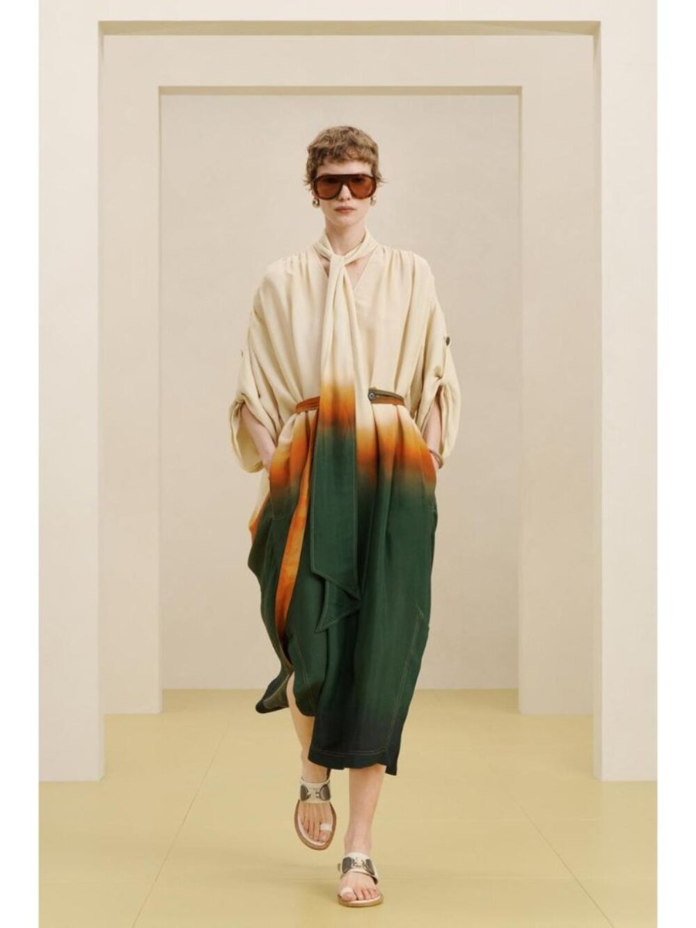 ZARA PRNT DRSS 16 - Picture 2 of 11
